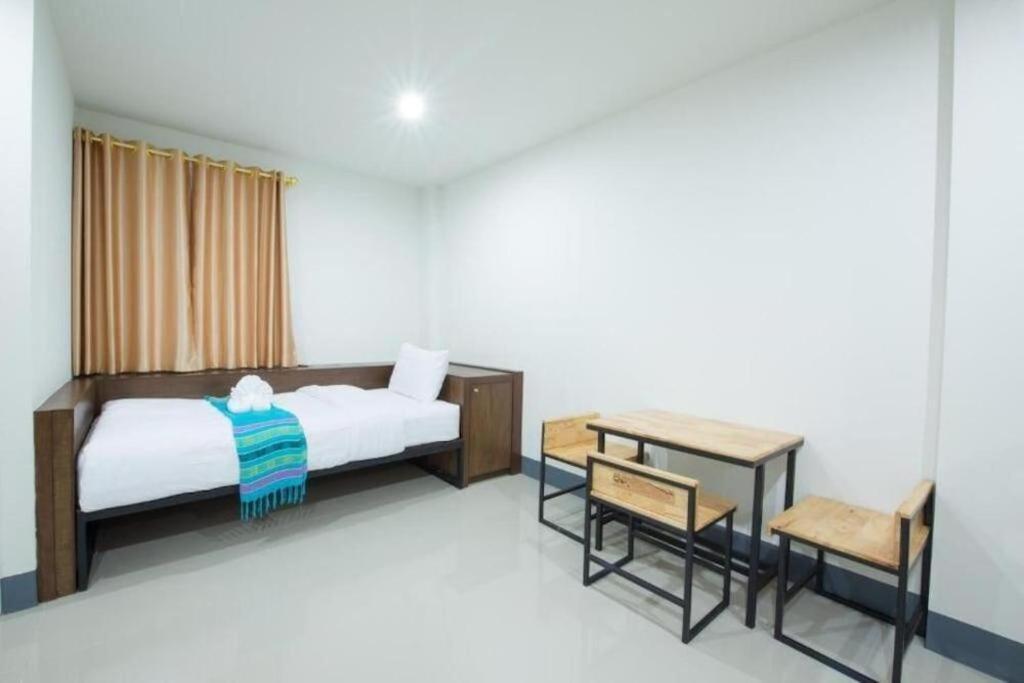 Bees Smile Hotel Чианграй Экстерьер фото